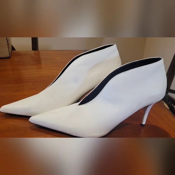 Zara v-vamp white bridal booties. Size 41. - Picture 6 of 8